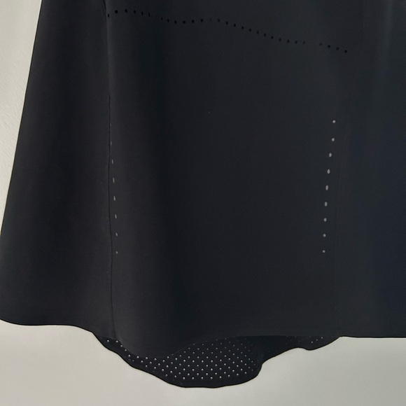 Lululemon fitness top, black, size 4 - Picture 3 of 5